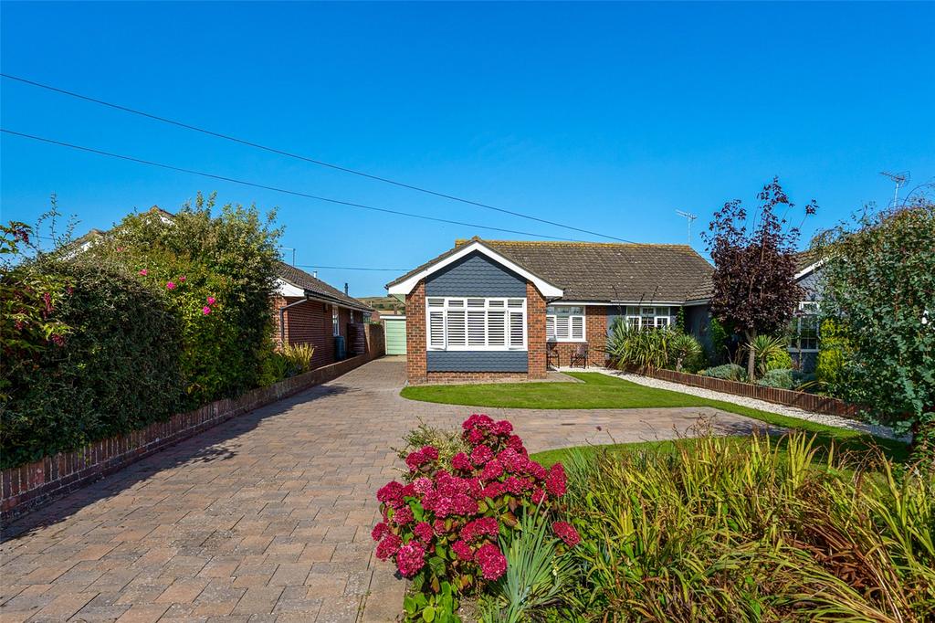 Langbury Lane, Ferring, Worthing... 2 bed bungalow £465,000