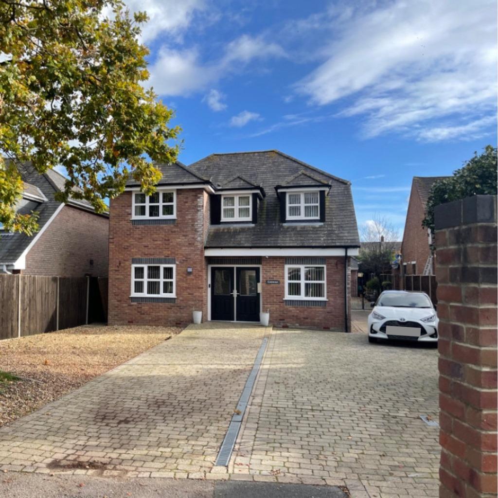 Blackfield Road, Blackfield, Southampton, Hampshire, SO45 1WD 4 bed