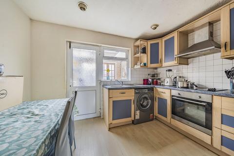 2 bedroom terraced house for sale - Abbotswood Way, Hayes, UB3