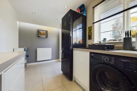 39 Hamilton Avenue, Uttoxeter, ST14 7FE