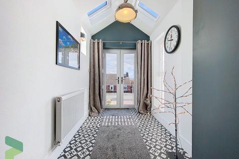 1 Sunnyhurst Close, Darwen, BB3 1JS