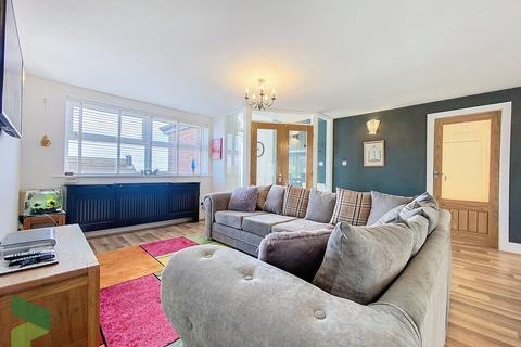 1 Sunnyhurst Close, Darwen, BB3 1JS