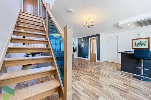 1 Sunnyhurst Close, Darwen, BB3 1JS