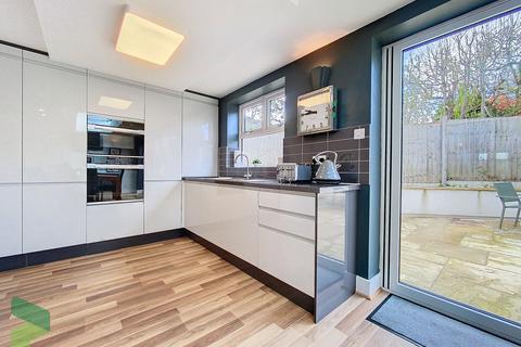 1 Sunnyhurst Close, Darwen, BB3 1JS