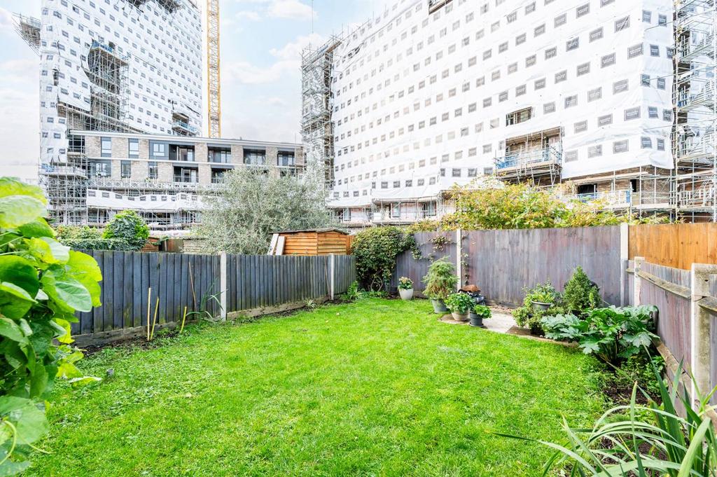 Odell Walk, Lewisham, London, SE13 2 bed terraced house for sale £485,000