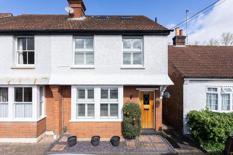 19 Bentsbrook Road, North Holmwood, Dorking, RH5 4HW
