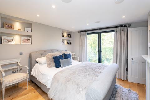 19 Bentsbrook Road, North Holmwood, Dorking, RH5 4HW