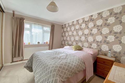 10 Broxburn Road, Warminster, BA12 8EX