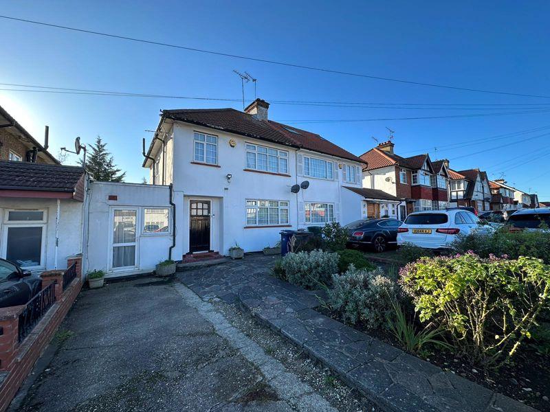 Ellesmere Avenue, Mill Hill 4 bed semidetached house for sale £655,000