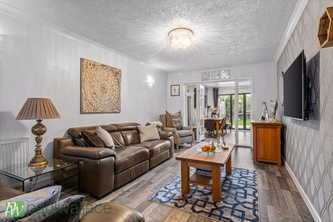 4 bedroom semi-detached house for sale, Pecks Hill, Nazeing