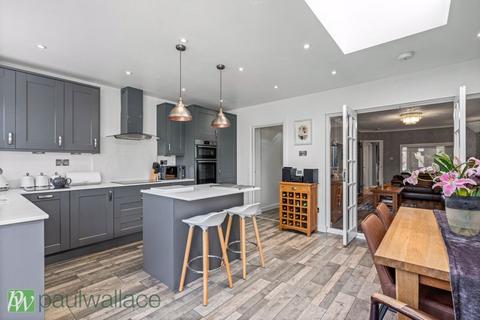 36 Pecks Hill, Nazeing, Waltham Abbey, EN9 2NY