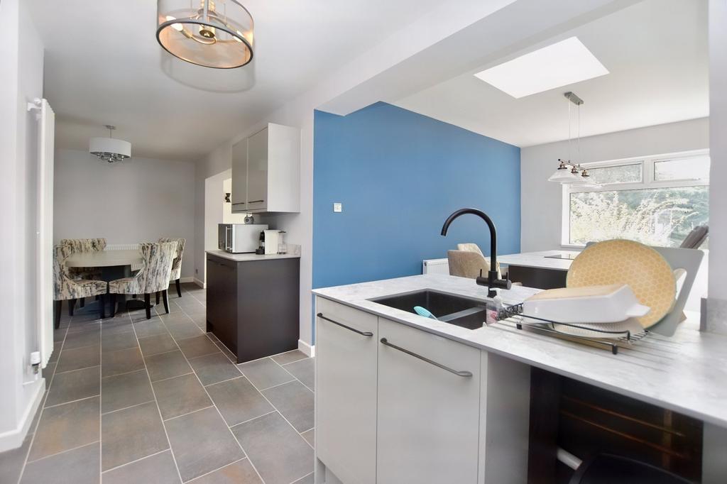 Claremont Drive, Taunton, TA1 4 bed detached house for sale £430,000