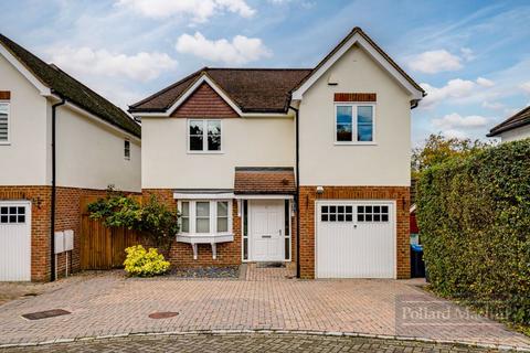 5 bedroom detached house for sale, Melbury Gardens, Sanderstead, Surrey