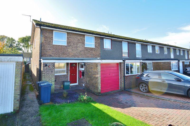 Slade Road, Stokenchurch 4 bed terraced house £375,000