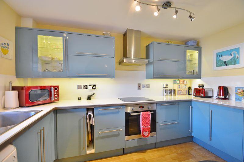 Slade Road, Stokenchurch 4 bed terraced house £375,000
