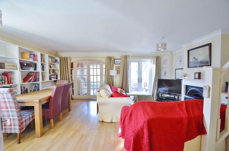 Slade Road, Stokenchurch 4 bed terraced house £375,000