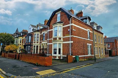 5 bedroom terraced house for sale - Mowbray Road, South Shields