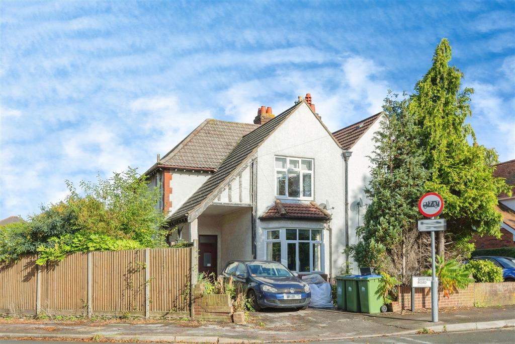 Garfield Road, Southampton SO19 3 bed semidetached house for sale £325,000