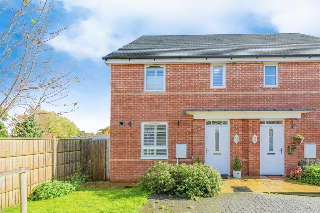 Bamber Close, Southampton SO30 3 bed semidetached house for sale £