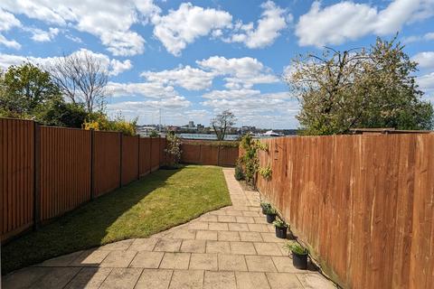 7 Bronte Way, Southampton, SO19 7JG
