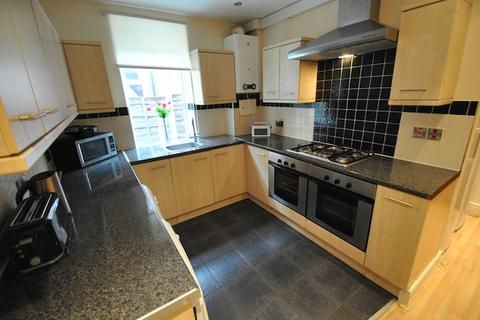 6 bedroom semi-detached house to rent, Birchfields Road, Fallowfield, Manchester, M13 0XX