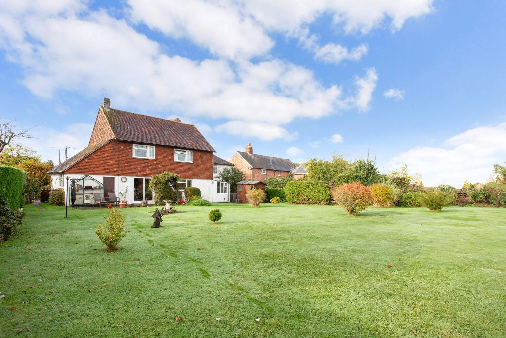 Biddenden Road, Frittenden, Kent, TN17 2EL 3 bed detached house for