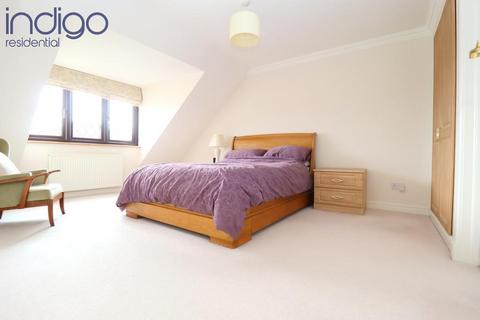 4 bedroom detached house for sale, Leamington Road, Barton Hills, Luton, Bedfordshire, LU3 3XF