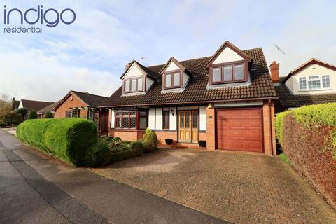 4 bedroom detached house for sale, Leamington Road, Barton Hills, Luton, Bedfordshire, LU3 3XF