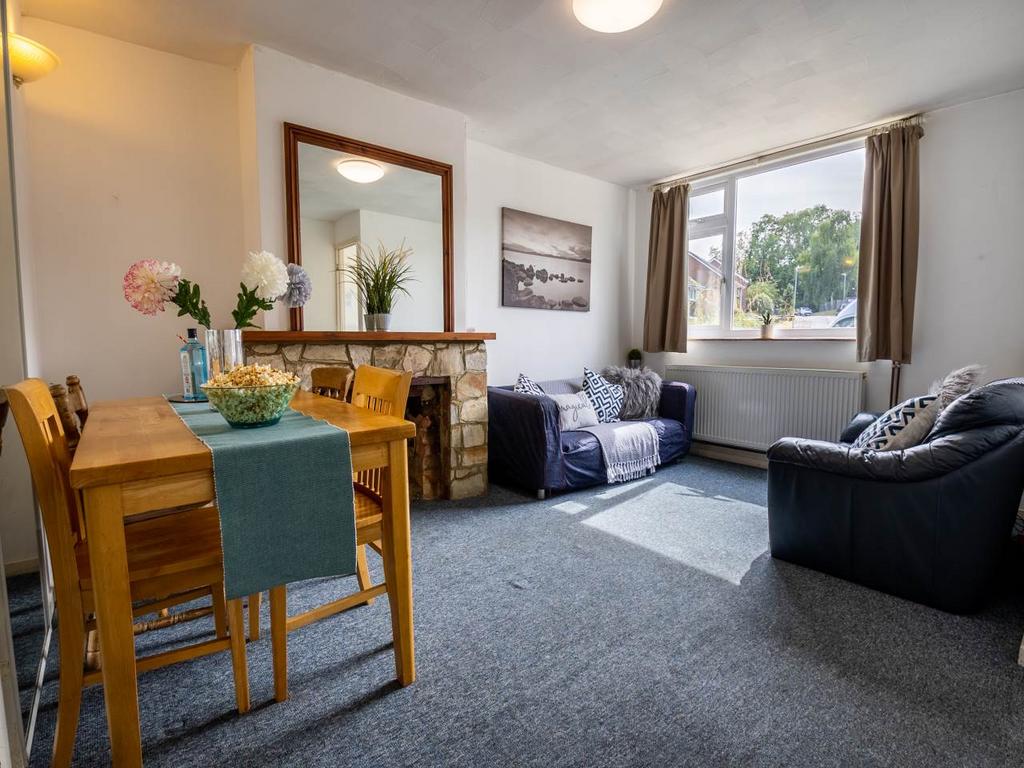 Tenterden Drive, Canterbury, Kent 5 bed house to rent £545 pcm (£126 pw)