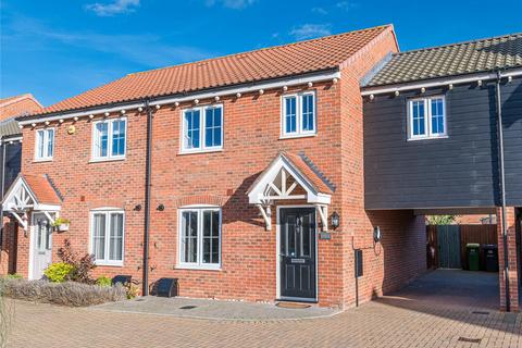 4 bedroom semi-detached house for sale - Brick Road, Great Wakering, Essex, SS3