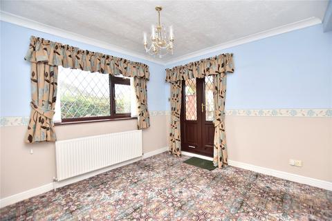 3 bedroom detached bungalow for sale, Kennerleigh Avenue, Leeds, West Yorkshire