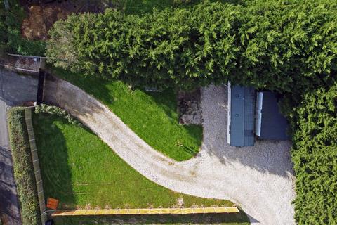 3 bedroom property with land for sale - Hambrook, Chichester PO18