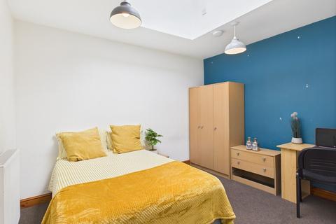 6 bedroom terraced house to rent, Cambridge Street