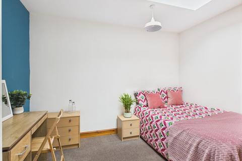 6 bedroom terraced house to rent, Cambridge Street