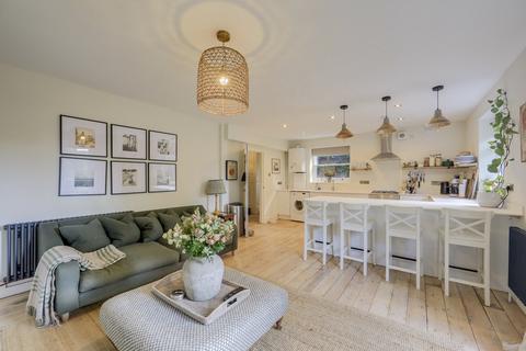 54a Manor Park, London, SE13 5RL