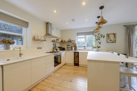 54a Manor Park, London, SE13 5RL