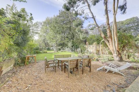 54a Manor Park, London, SE13 5RL