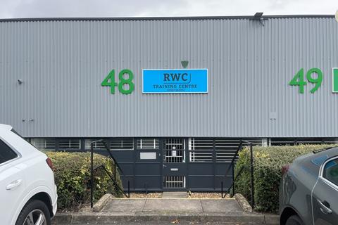 Warehouse to rent - Milton Keynes MK11