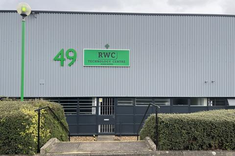 Warehouse to rent - Milton Keynes MK11