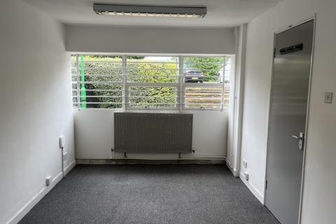 Warehouse to rent - Milton Keynes MK11