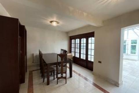 5 bedroom semi-detached house to rent, Woodrow Close, Perivale, Greenford