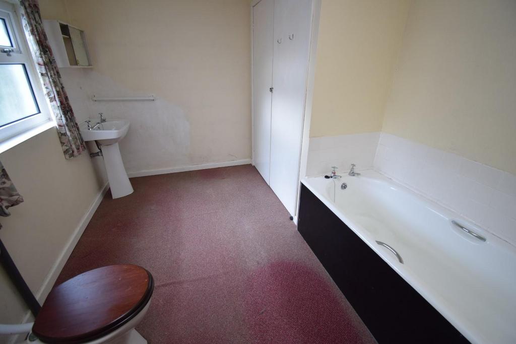 Bathroom.JPG