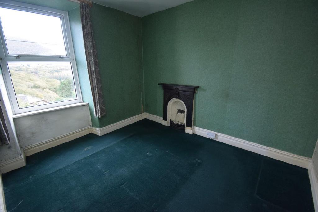 Bedroom 1.JPG