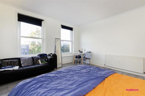 3 bedroom flat to rent, Hampstead Road, London NW1