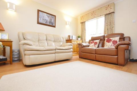 73 Turnstone Close, London, E13 0HW