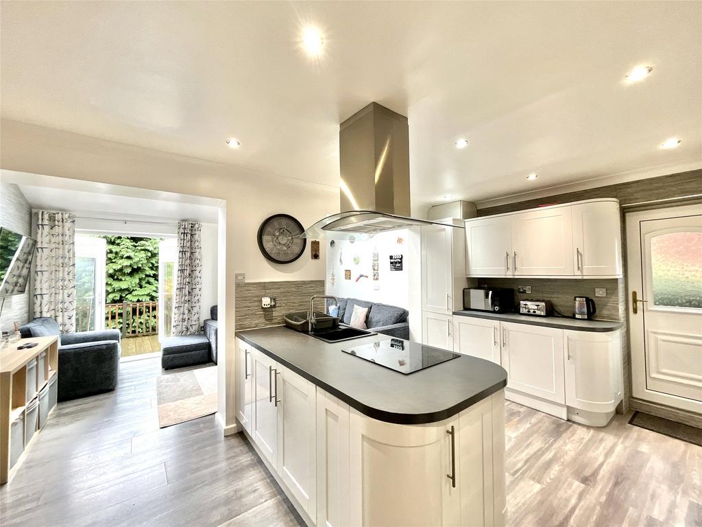 Byron Court, Whickham, NE16 4 bed semidetached house for sale £240,000