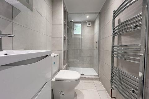 2 bedroom flat to rent, Gilbey Road, London, SW17 0QQ