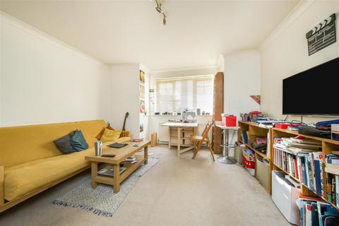 Flat 2, 2 Chudleigh Road, Twickenham, TW2 7QR