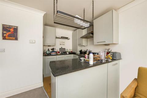 Flat 2, 2 Chudleigh Road, Twickenham, TW2 7QR
