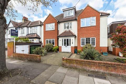 Flat 2, 2 Chudleigh Road, Twickenham, TW2 7QR